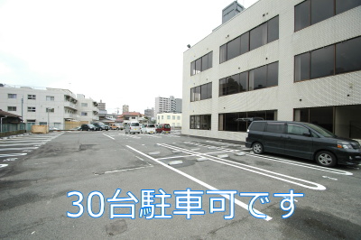 30台駐車可能な駐車場