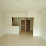  正面から12.7帖あります