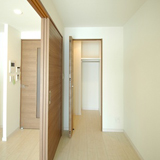 ウォークインクローゼットが奥にあります