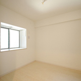 玄関左側洋室