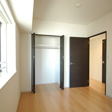 クローゼットを開けた様子