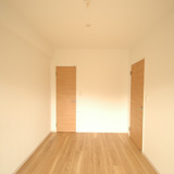 6.2帖の主寝室（奇数階は扉が茶）