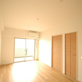 9.2帖のリビング（奇数階は扉が茶）