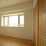 6.2帖の主寝室（奇数階は扉が茶）