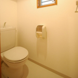 トイレ　窓があり明るいです