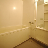 ユニットバスの様子　1350センチタイプのお風呂です