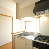 キッチンからみたリビングの風景