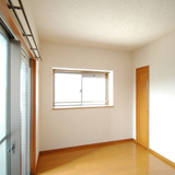 小さいですが収納スペースあります