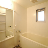 ユニットバスの様子　1413サイズの浴槽です