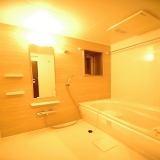 浴室（奇数階は壁が茶）